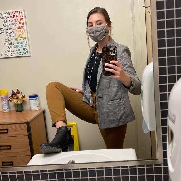 Meet your Posher, Ruby - Picture 2 of 6